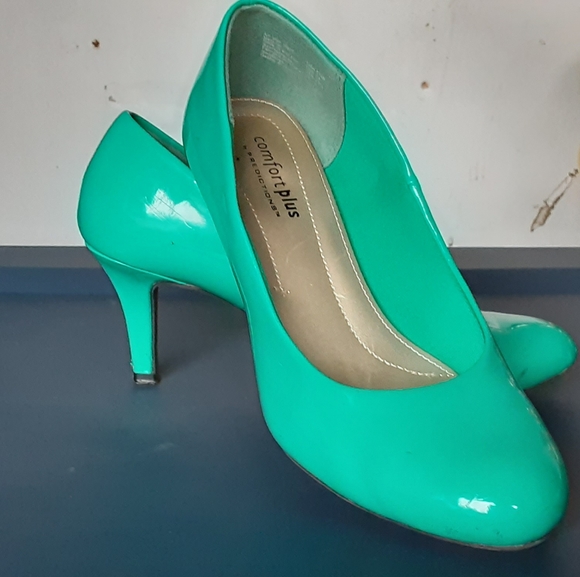 Teal Turquoise Patent Pumps Kitten Heels 6.5W